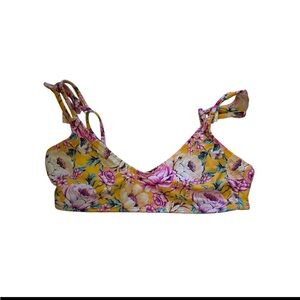 Women’s NWOT Floral bikini Top by Xhilaration, Size Medium